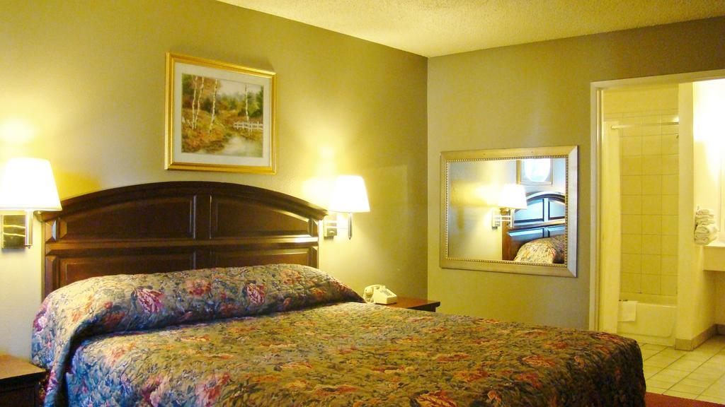 Highland Inn Room photo